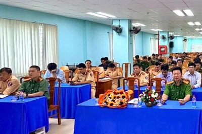Khai giảng khóa đào tạo chuyên môn thủy thủ và thuyền trưởng cho cán bộ, chiến sĩ công an