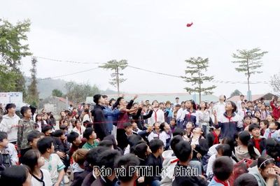 Chiến dịch 'Không một mình - phòng chống xâm hại trực tuyến' tại Trường Phổ thông Dân tộc bán trú TH&THCS Dào San