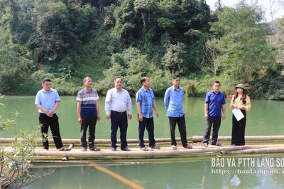 Ban Văn hóa - Xã hội HĐND tỉnh khảo sát tại xã Thiện Hòa và Trung tâm Y tế khu vực Bình Gia