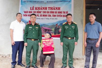 Bàn giao nhà ở cho gia đình khó khăn tại xã Minh Tân