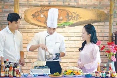 'Huế hóa' yếu tố ngoại lai trong 'Thực phổ bách thiên'