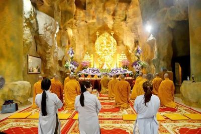 Lễ vía Bồ-tát Quán Thế Âm tại chùa Phật Quốc Vạn Thành (P.Bình Long, TP.Đồng Nai)