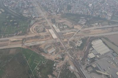 Từ trên cao, nút giao Vành đai 4 Vùng Thủ đô với QL6 hiện lên với những đường cong hoa thị
