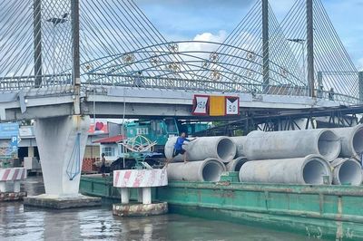 Sà lan va chạm khiến nhịp giữa cầu ở Cà Mau bị lệch: Đề xuất 3 phương án khắc phục