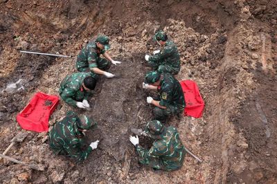 Liên tiếp tìm thấy hài cốt liệt sĩ tại Công viên Lê Thị Riêng