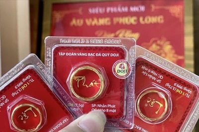 Vàng thế giới nhích tăng, vàng trong nước vẫn chịu áp lực giảm