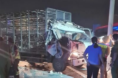 Tài xế gãy chân sau va chạm liên hoàn giữa 5 ô tô trên cao tốc