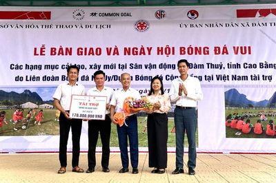 Dự án Bóng đá cộng đồng bàn giao các hạng mục cải tạo, xây mới sân vận động xã Đàm Thủy