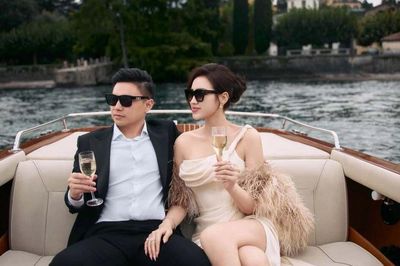 Một năm về chung nhà của Hoa hậu Đỗ Thị Hà và thiếu gia Sơn Hải: Chồng kín tiếng nay thường xuyên xuất hiện bên vợ