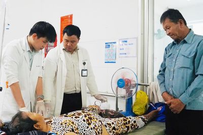 Quỹ hỗ trợ của ông Đinh Văn Nơi giúp người phụ nữ bán vé số có tiền phẫu thuật