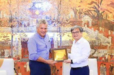 Hà Nội hoan nghênh Moderna hợp tác đầu tư, chuyển giao công nghệ y tế