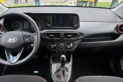 Hyundai Grand i10 2026 thiết kế bắt mắt, 6 túi khí giá 340 triệu đồng liệu có dễ cạnh tranh Kia Morning?