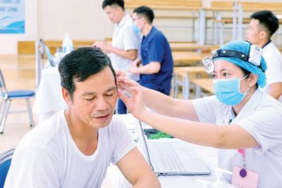 Đưa Nghị quyết 72 vào cuộc sống qua chương trình khám sức khỏe toàn dân