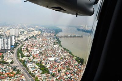 Cầu Trần Hưng Đạo đang xây dựng nhìn từ máy bay quân sự