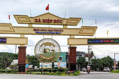 Xã hỗ trợ mỗi thôn một con bò để tổ chức bữa cơm ngày Đại đoàn kết