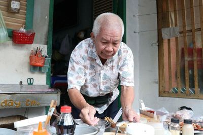 Quán cháo TP.HCM 2.000 đồng/vá, 23 năm chỉ tăng giá 2 lần