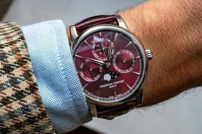 Tuần lễ phô diễn của đồng hồ Thụy Sĩ