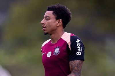 Lingard gãy 2 xương sườn