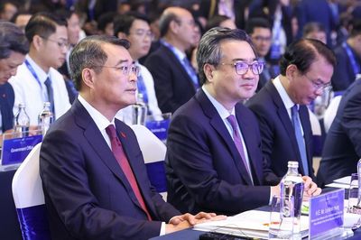 Thủ tướng Lê Minh Hưng dự và đối thoại tại Diễn đàn Kinh tế mùa Thu 2026
