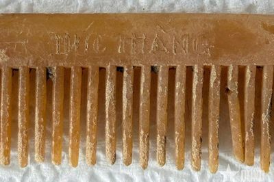 Kỷ vật, di vật liệt sĩ: Chiếc lược có khắc chữ 'ĐỨC THẮNG'