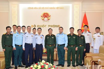 Đại tướng Nguyễn Tân Cương tiếp Tham mưu trưởng Lực lượng tự vệ trên không Nhật Bản