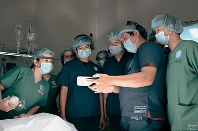 Chuyên trị các đề tài gai góc, đạo diễn Trần Thanh Huy chọn tái hiện ca cấp cứu nghẹt thở