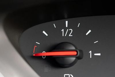 Hết xăng khiến động cơ hư hại như thế nào?