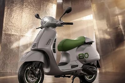 Vespa Edizione Ottantesimo giá 372 triệu đồng tại Việt Nam