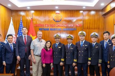 Đại sứ Hoa Kỳ làm việc với Trường Đại học Hàng hải Việt Nam