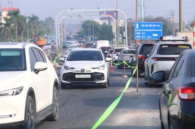 Cầu Thăng Long dỡ rào chắn từ đêm 29/10, xe tải trên 2 tấn được lưu thông