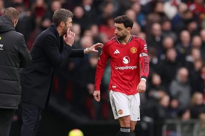 Man United ủng hộ Carrick hay chỉ trì hoãn điều khó tránh?