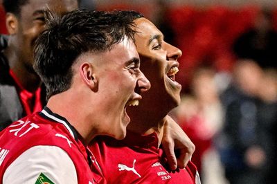 Arsenal thua đội hạng Tư: Đòn giáng cho sự ngạo nghễ