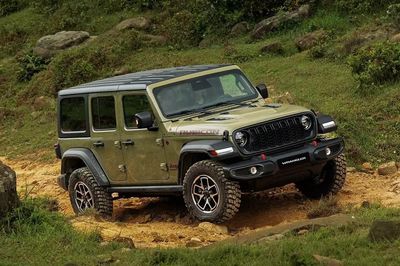 6 mẫu ô tô mạnh về địa hình được dân chơi off-road Việt Nam chú ý