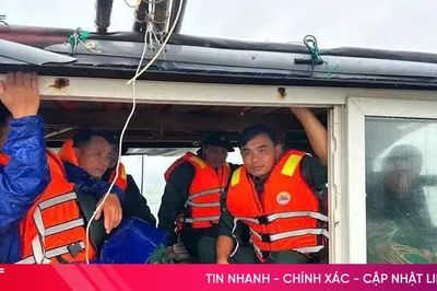 Theo dõi chặt chẽ diễn biến thời tiết, đề phòng gió mạnh, sóng lớn trên biển Hà Tĩnh