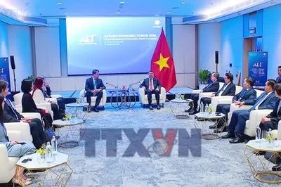Thủ tướng Lê Minh Hưng tiếp Giám đốc điều hành WEF