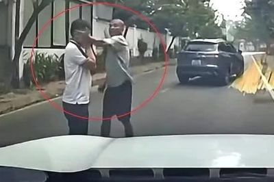 Công an Phú Thọ điều tra vụ tài xế ôtô bị đánh gục giữa đường