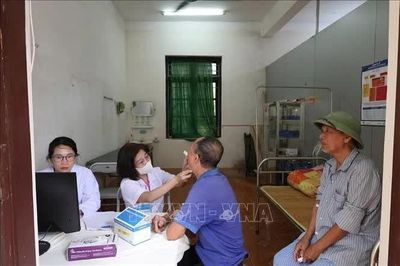 Củng cố y tế cơ sở, nâng cao chất lượng khám sức khỏe ban đầu