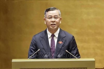 Phát triển thị trường chứng khoán gắn với bảo vệ nhà đầu tư