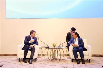 Lãnh đạo TP Hồ Chí Minh tiếp Giám đốc điều hành Diễn đàn Kinh tế Thế giới