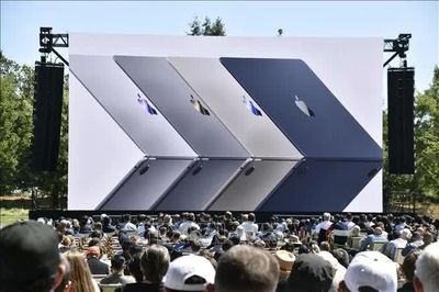 Apple dự kiến ra mắt máy tính xách tay màn hình cảm ứng đầu tiên