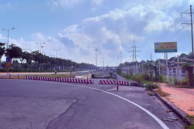 Hầm chui Trạm 2 trên Xa lộ Hà Nội: Vì sao làm 10 năm vẫn chưa thể thông xe?