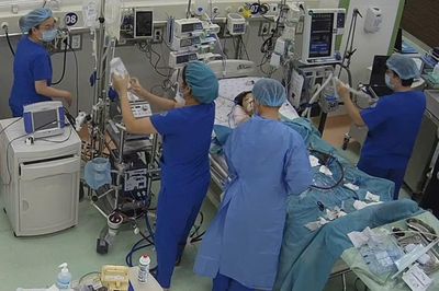 Chạy ECMO gần 12 ngày cứu sống bệnh nhi nguy kịch vì cúm A