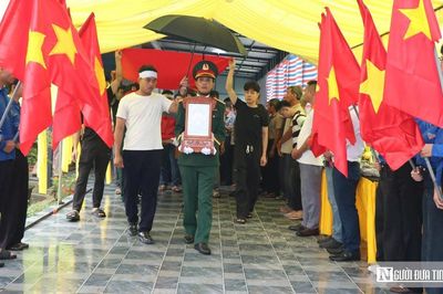 Xúc động lễ truy điệu liệt sĩ Phạm Duy Trinh sau gần nửa thế kỷ