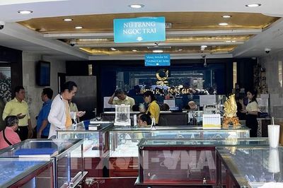 Giá vàng chiều 28/10: Vàng SJC tăng trở lại