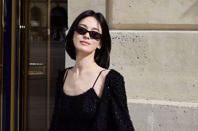 Song Hye Kyo mặc hở ở tuổi 44