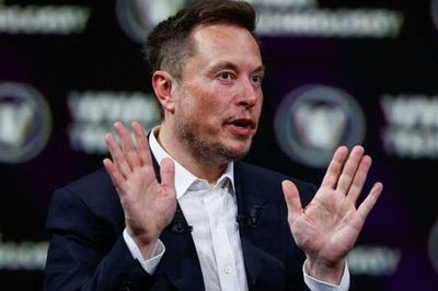Elon Musk tung phim AI về sử thi Hy Lạp, khán giả phản ứng