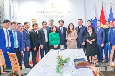 Đoàn công tác tỉnh Thanh Hóa làm việc với Đại sứ quán Việt Nam tại Phần Lan