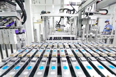 Trung Quốc siết các dự án nhà máy pin lưu trữ: Ngành pin có lặp lại vết xe của điện mặt trời?