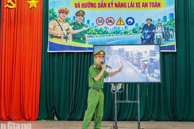 Chợ Mới đào tạo kỹ năng lái xe an toàn cho lực lượng cơ sở tại 24 ấp