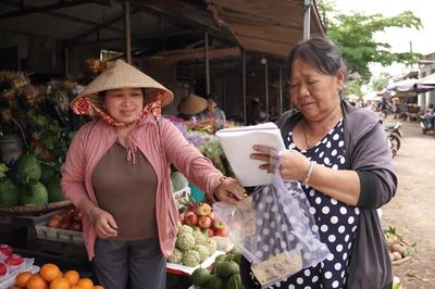 Những tấm lòng của các tiểu thương chợ Thắng Lợi